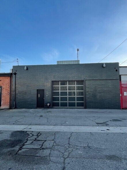 Culver City Creative/industrial/flex portfolio of 2 properties for sale on LoopNet.ca - Primary Photo - Image 1 of 8