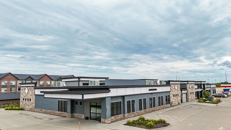 801 NE Venture Dr, Waukee, IA for lease - Building Photo - Image 2 of 13