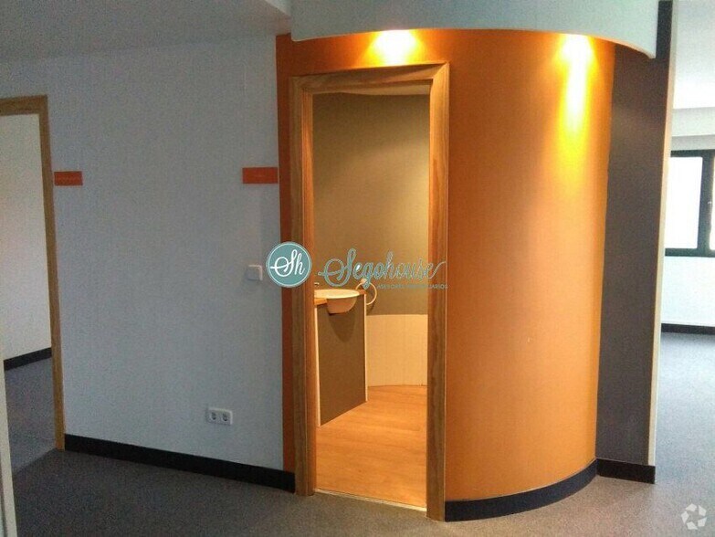Office in La Lastrilla, Segovia for lease - Interior Photo - Image 1 of 1