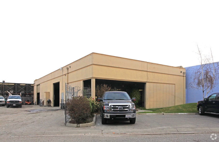 283 Kinney Dr, San Jose, CA for lease - Primary Photo - Image 1 of 5