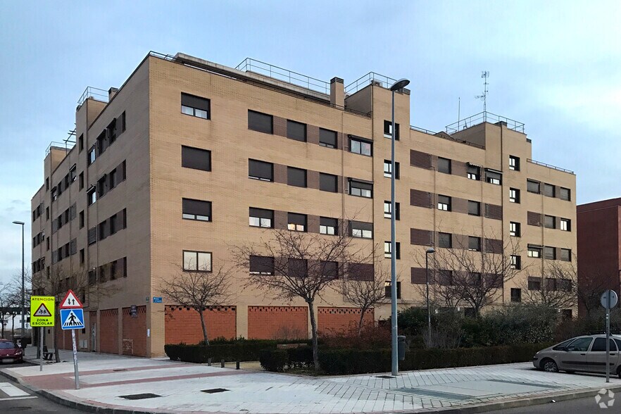 Calle Manantial, 15, Fuenlabrada, Madrid à vendre - Photo du bâtiment - Image 2 de 2