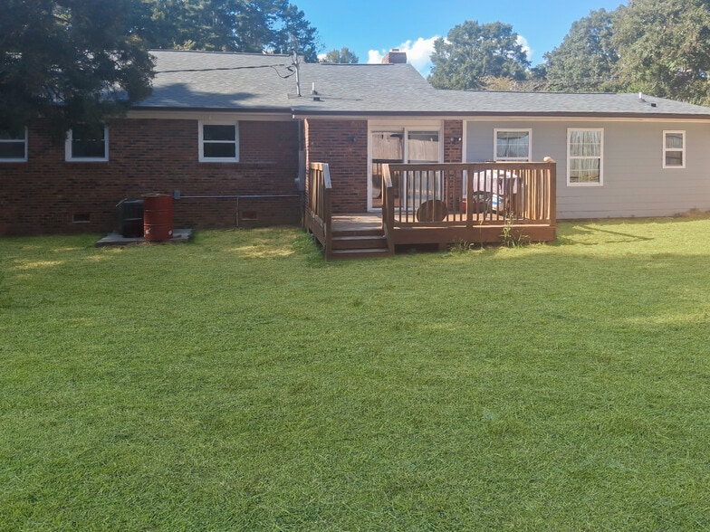 9902 Forest Dr, Charlotte, NC for sale - Building Photo - Image 2 of 16