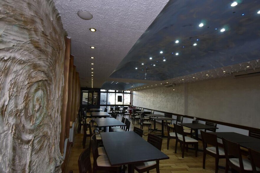 397-399 Honeypot Ln, Stanmore à vendre - Photo intérieure - Image 2 de 8