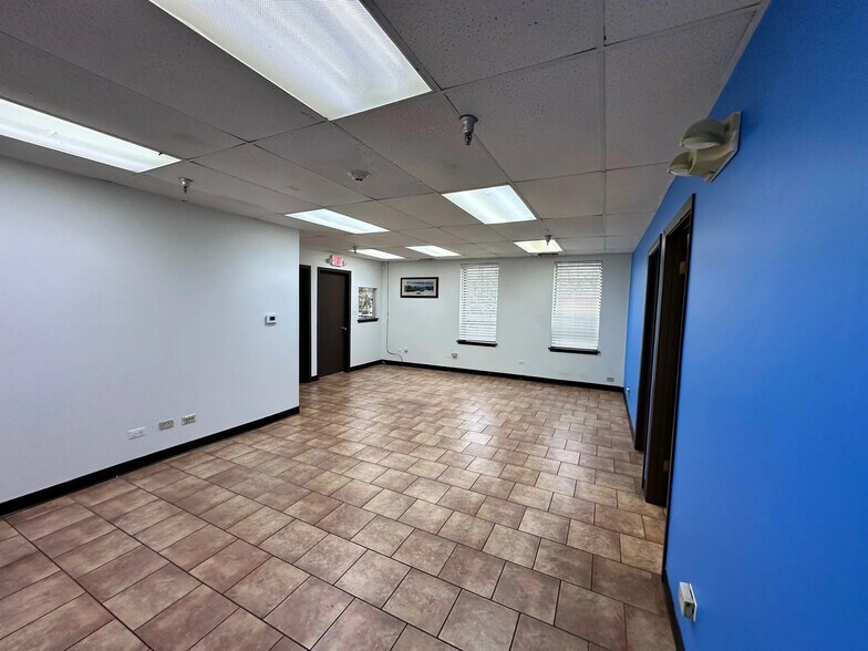 720-730 N Edgewood Ave, Wood Dale, IL à vendre - Photo intérieure - Image 3 de 6