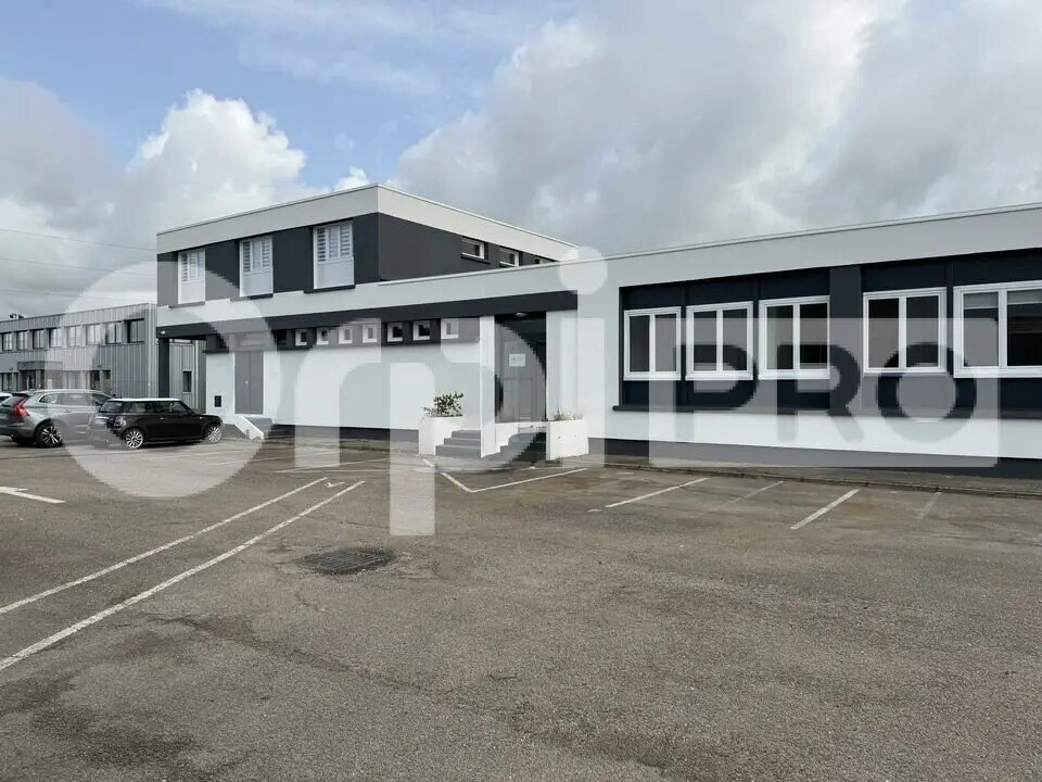 Flex in Sandouville for lease Building Photo- Image 1 of 12