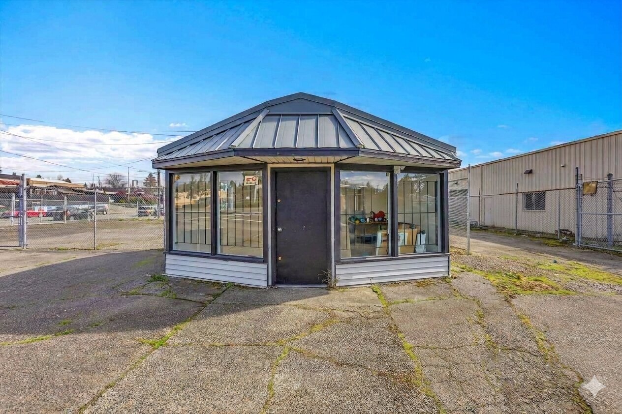 9808 17th Ave SW, Seattle, WA for lease Primary Photo- Image 1 of 22
