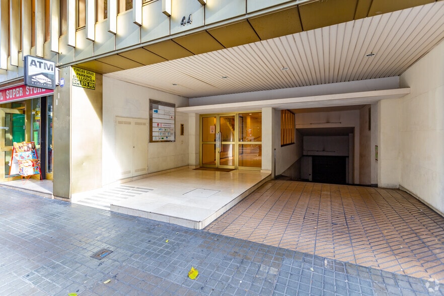 Carrer de Roger de Llúria, 44, Barcelone, Barcelona à louer - Photo du bâtiment - Image 2 de 3