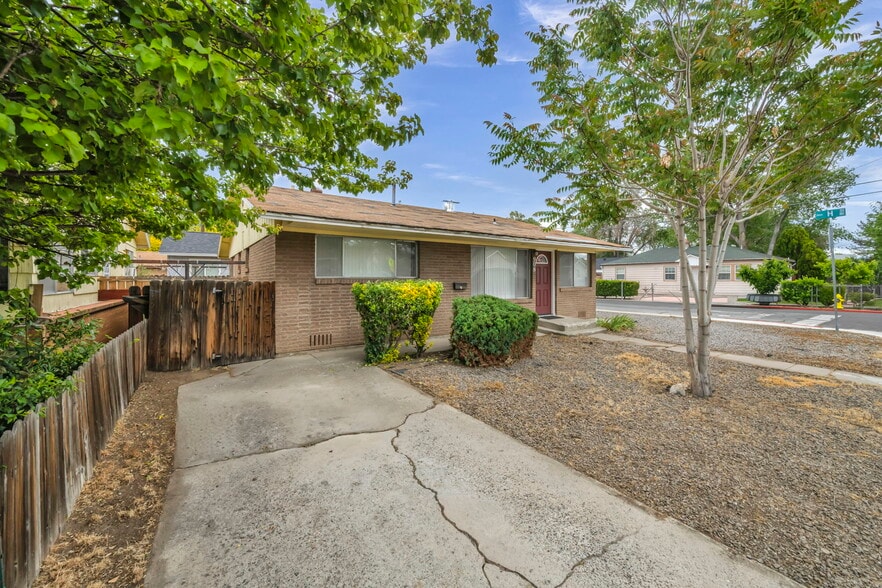 908 12th St, Sparks, NV à vendre - Photo du bâtiment - Image 3 de 31