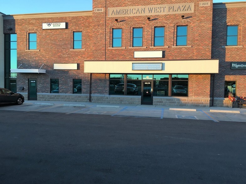 401 W Villard St, Dickinson, ND for lease - Building Photo - Image 2 of 12