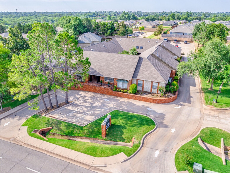 1320 E 9th St, Edmond, OK for lease - Building Photo - Image 1 of 8