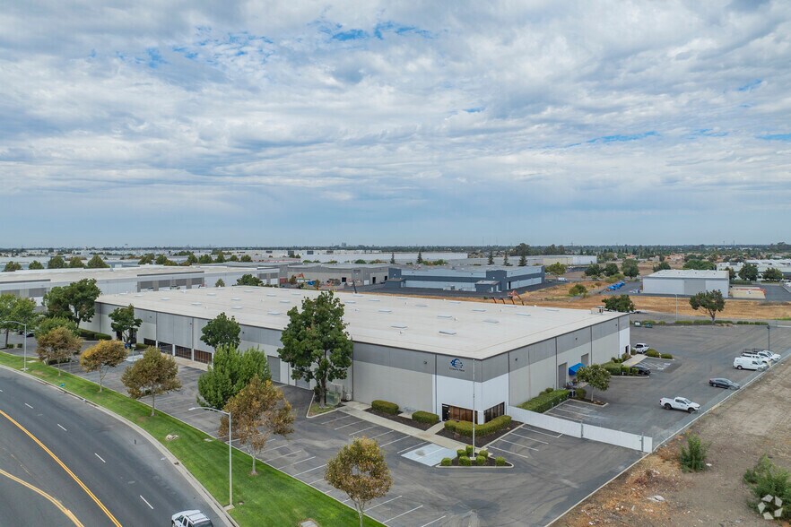 2610 Lycoming St, Stockton, CA à louer - Aérien - Image 1 de 9