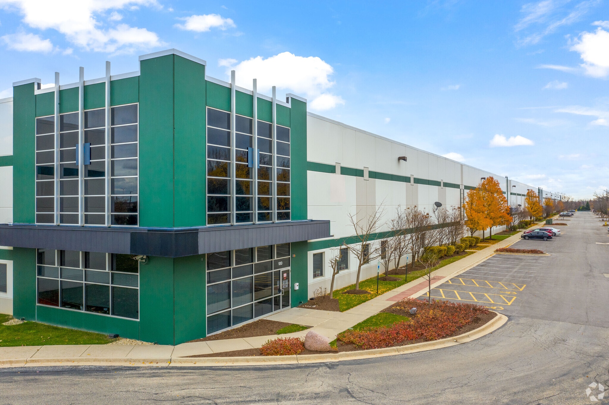 2145 Internationale Pky, Woodridge, IL à louer Photo principale- Image 1 de 11