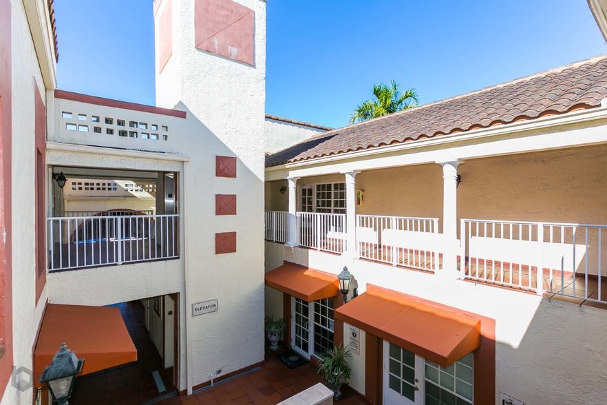 7797 N University Dr, Tamarac, FL for sale - Building Photo - Image 3 of 7