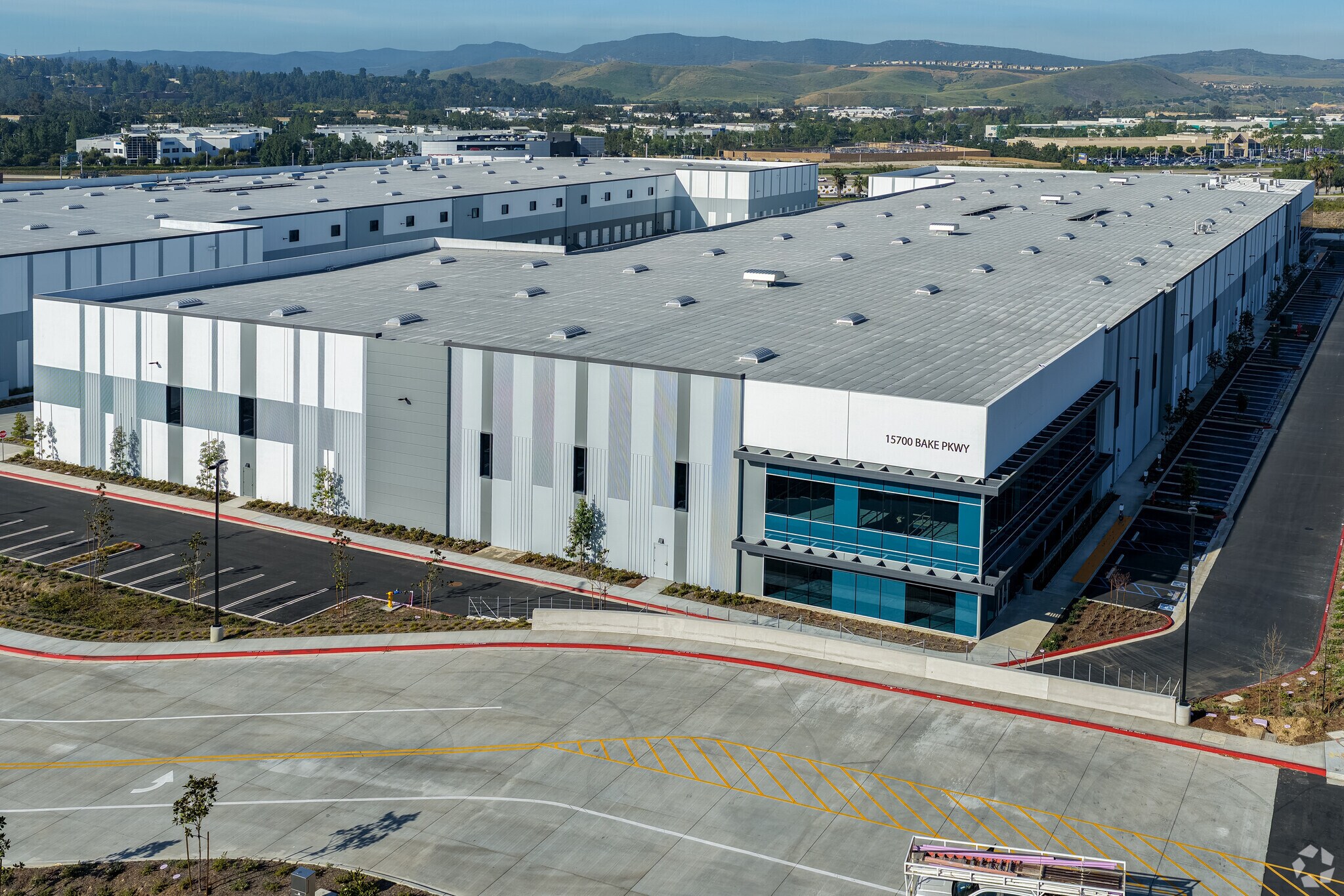 15700 Bake Pky, Irvine, CA à vendre Photo principale- Image 1 de 7
