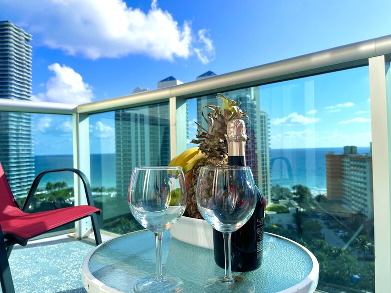 19370 Collins Ave, Sunny Isles Beach, FL for sale - Building Photo - Image 3 of 7