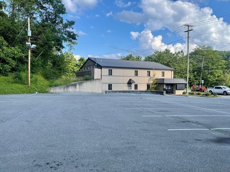 725 Ritter Dr, Daniels, WV for sale - Building Photo - Image 1 of 26