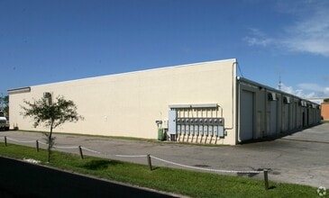 1076 Business Ln, Naples, FL for lease Interior Photo- Image 2 of 17