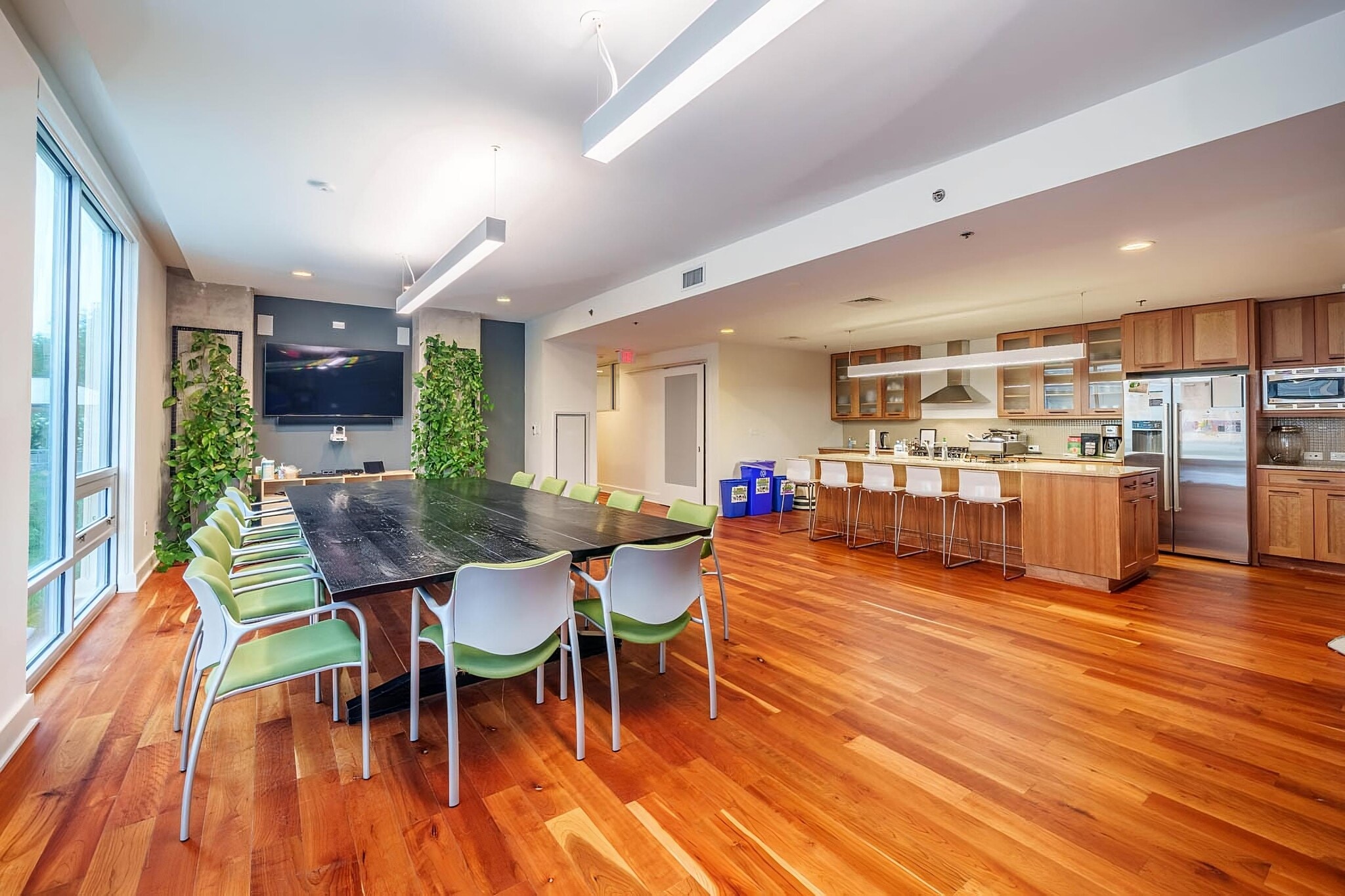 601 W Rosemary St, Chapel Hill, NC for lease Interior Photo- Image 1 of 4