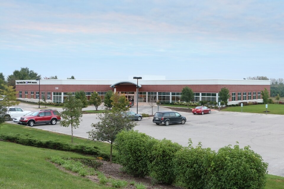 2550-2586 W Fabyan Pky, Batavia, IL à louer Photo du bâtiment- Image 1 de 10