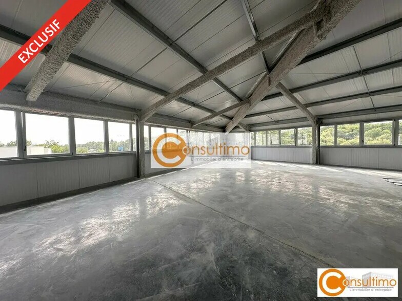 Bureau dans Carbon-Blanc à louer - Photo du bâtiment - Image 3 de 32