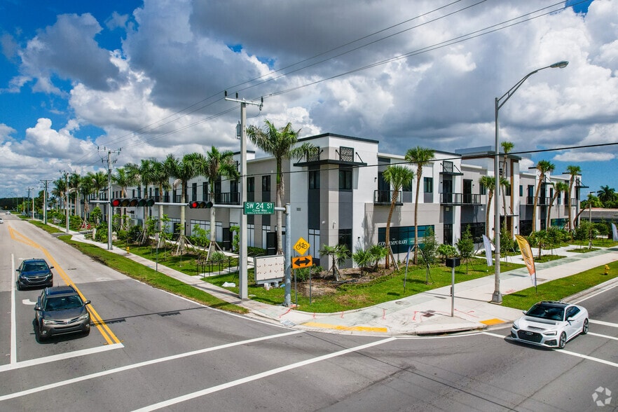 9101 SW 24th St, Miami, FL for lease - Building Photo - Image 3 of 6