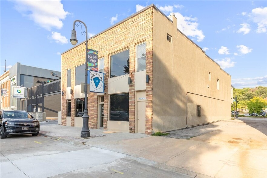127 Pearl St, Council Bluffs, IA for lease - Primary Photo - Image 1 of 50