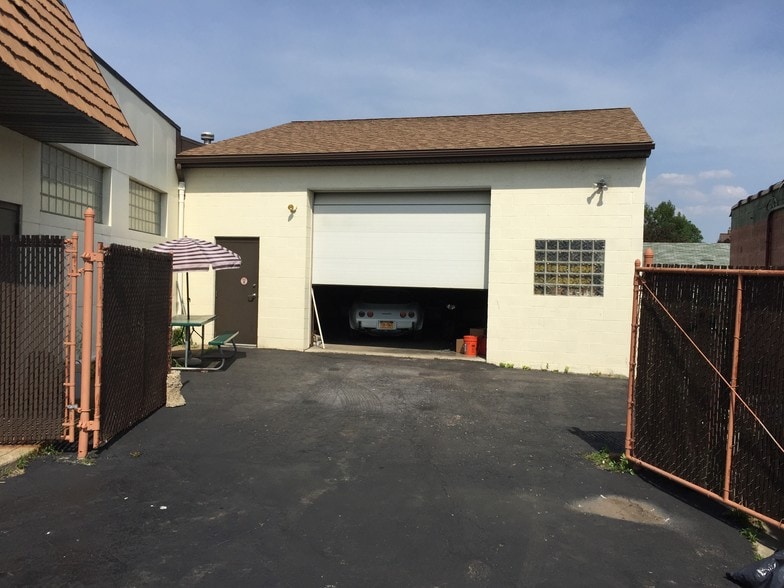 2323 Hyde Park Blvd, Niagara Falls, NY for sale - Building Photo - Image 2 of 3