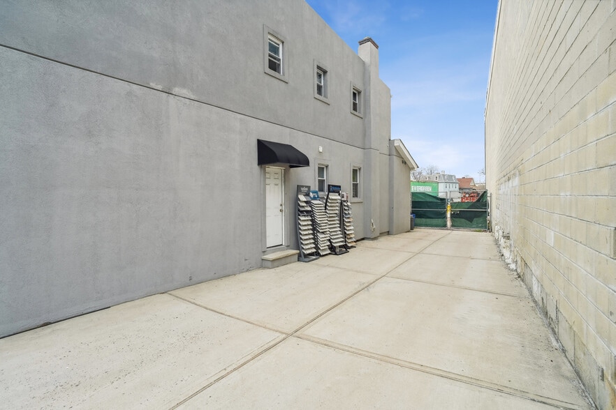 871 Post Ave, Staten Island, NY for sale - Building Photo - Image 3 of 9