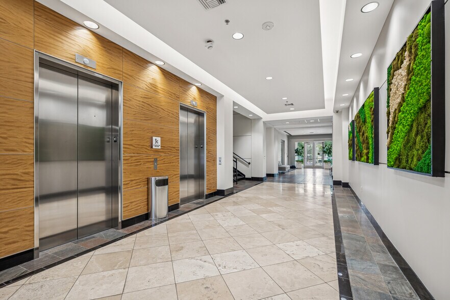 12459 Network Blvd, San Antonio, TX à louer - Photo du bâtiment - Image 3 de 7