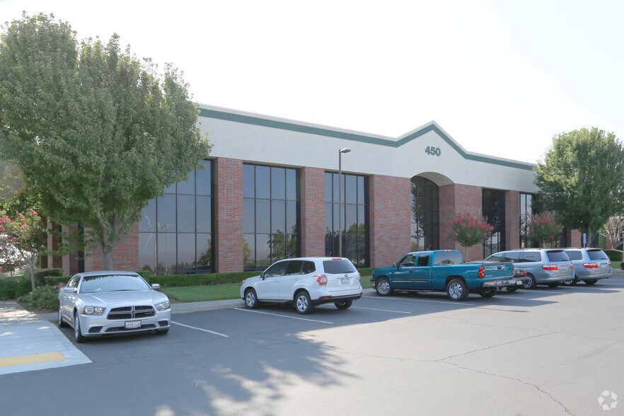 450 Chadbourne Rd, Fairfield, CA à vendre - Photo du bâtiment - Image 2 de 4