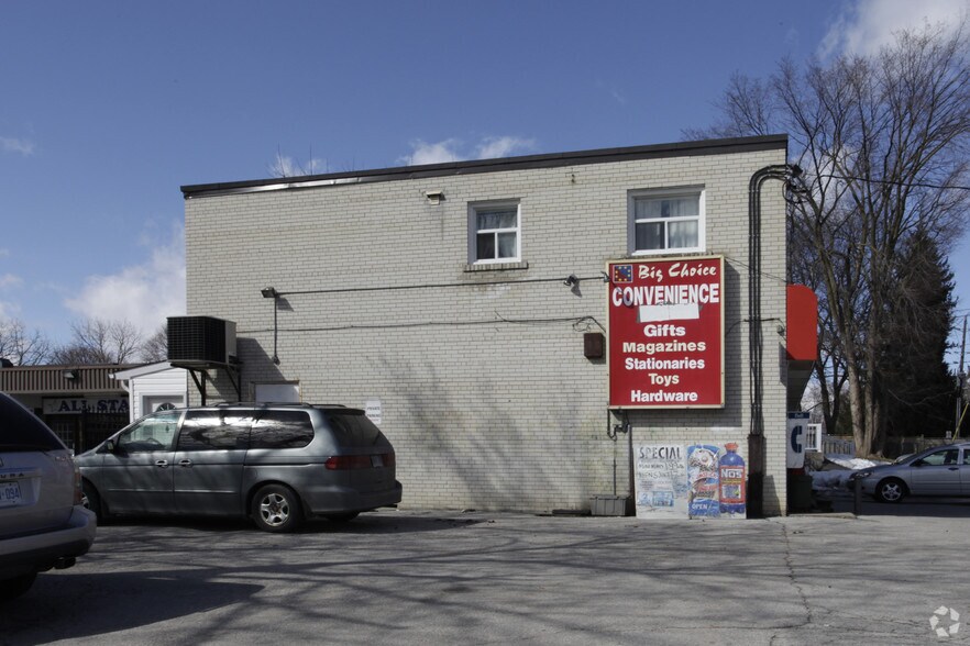 136 Henderson Ave, Markham, ON à vendre - Photo du bâtiment - Image 2 de 2