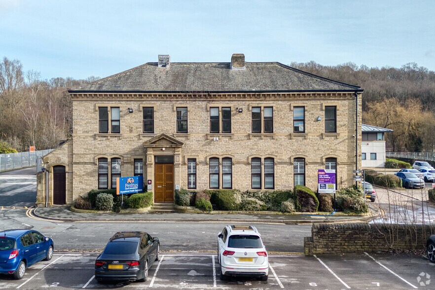 Woodvale Rd, Brighouse à louer - Photo du bâtiment - Image 2 de 14