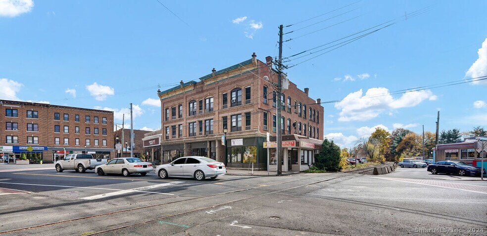 1-21 Whiting St, Plainville, CT à vendre - Photo du bâtiment - Image 2 de 30