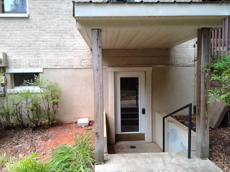 7708 Timberlake Rd, Lynchburg, VA for lease - Building Photo - Image 2 of 8