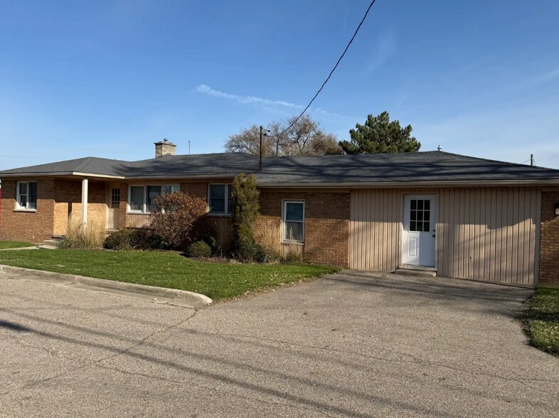 6141 Aurelius Rd, Lansing, MI à louer - Photo du bâtiment - Image 2 de 3
