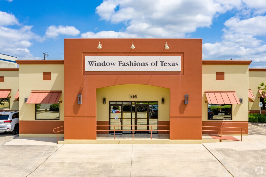 16151 College Oak Dr, San Antonio, TX à vendre - Photo du bâtiment - Image 2 de 19