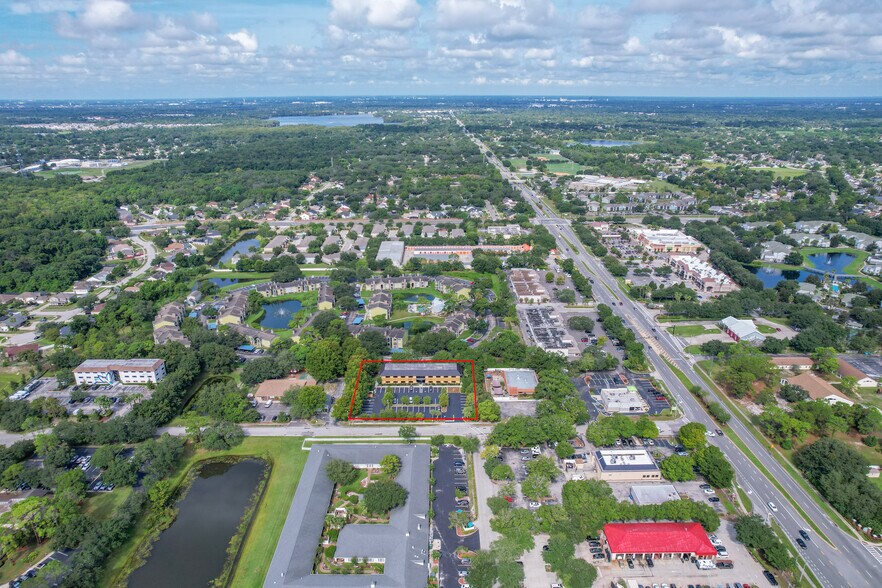 1016 Spring Villas Pt, Winter Springs, FL à vendre - Photo du bâtiment - Image 3 de 17