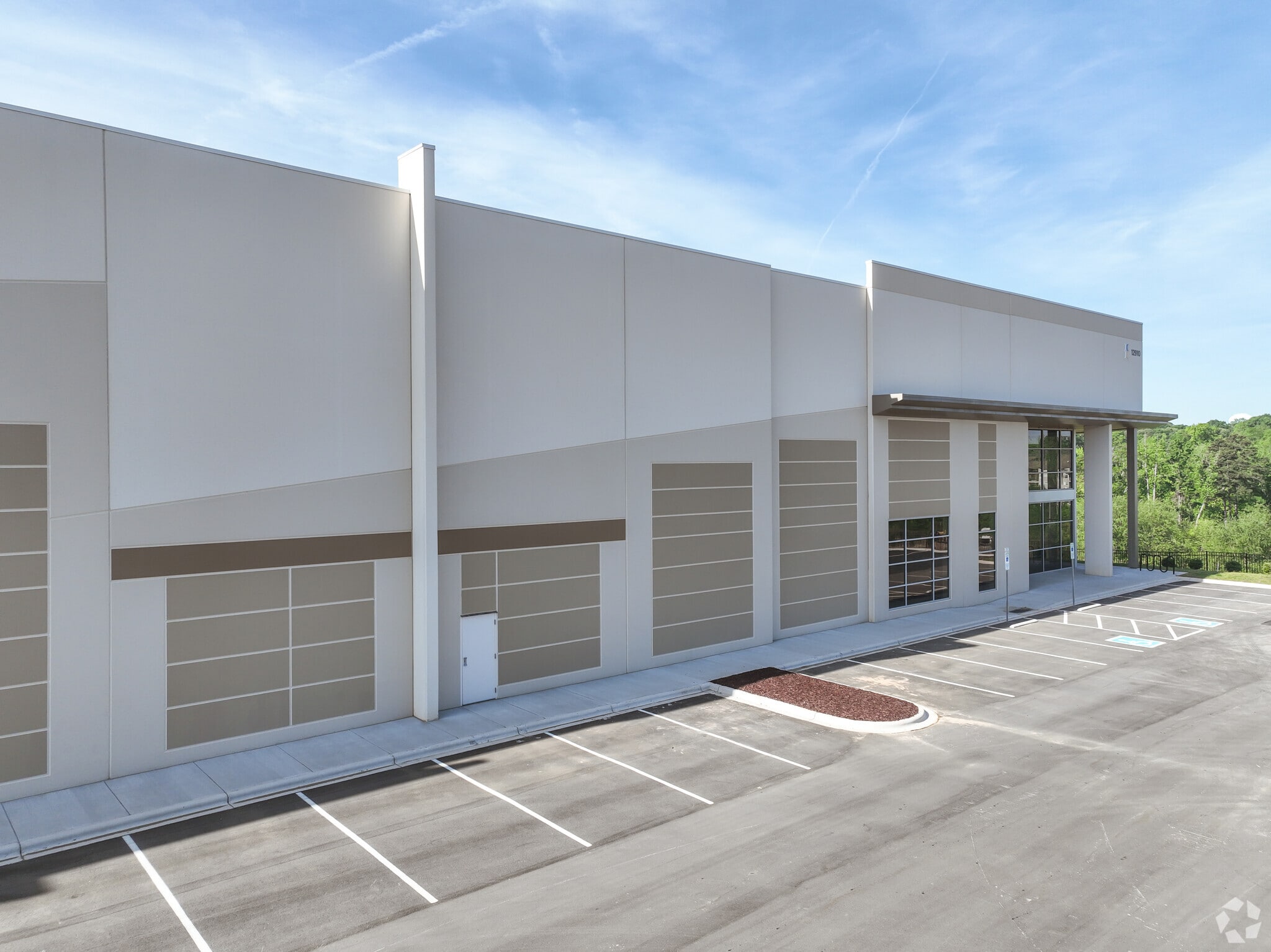 12910 Hambright Rd, Huntersville, NC for lease Building Photo- Image 1 of 7