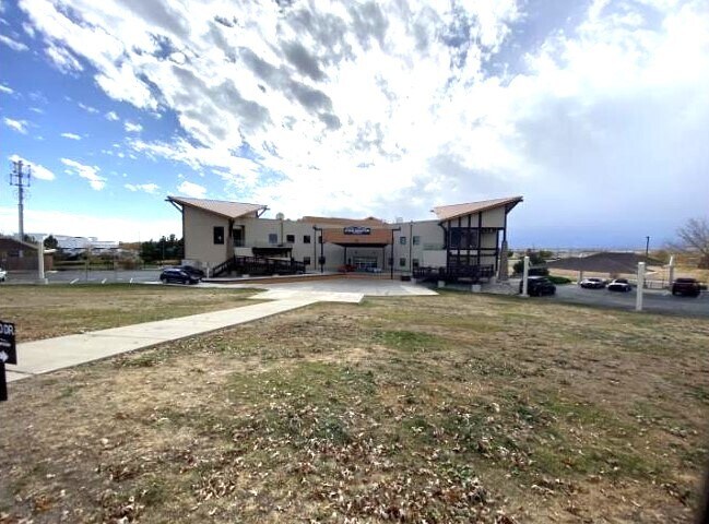 4270 Byrd Dr, Loveland, CO à vendre - Photo du bâtiment - Image 2 de 8