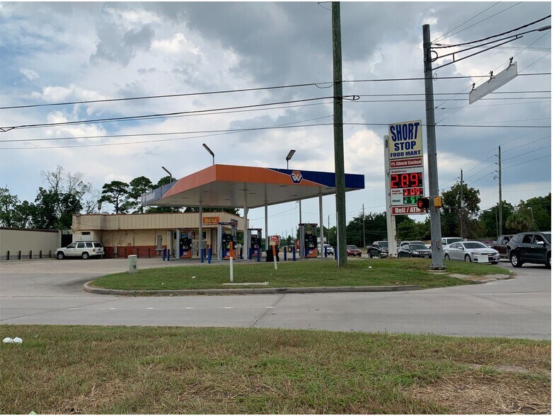 16007 Aldine Westfield Rd, Houston, TX à vendre - Photo du bâtiment - Image 2 de 4