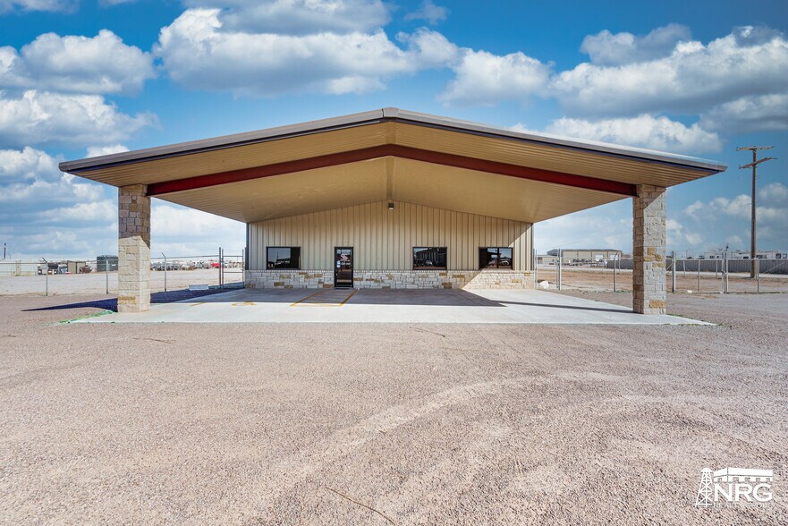 3211 S County Road 1180, Midland, TX à louer - Photo du bâtiment - Image 2 de 21