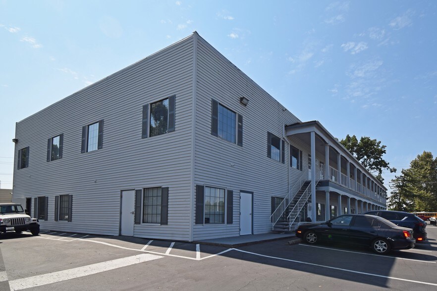 10390 Coloma Rd, Rancho Cordova, CA for lease - Building Photo - Image 3 of 12