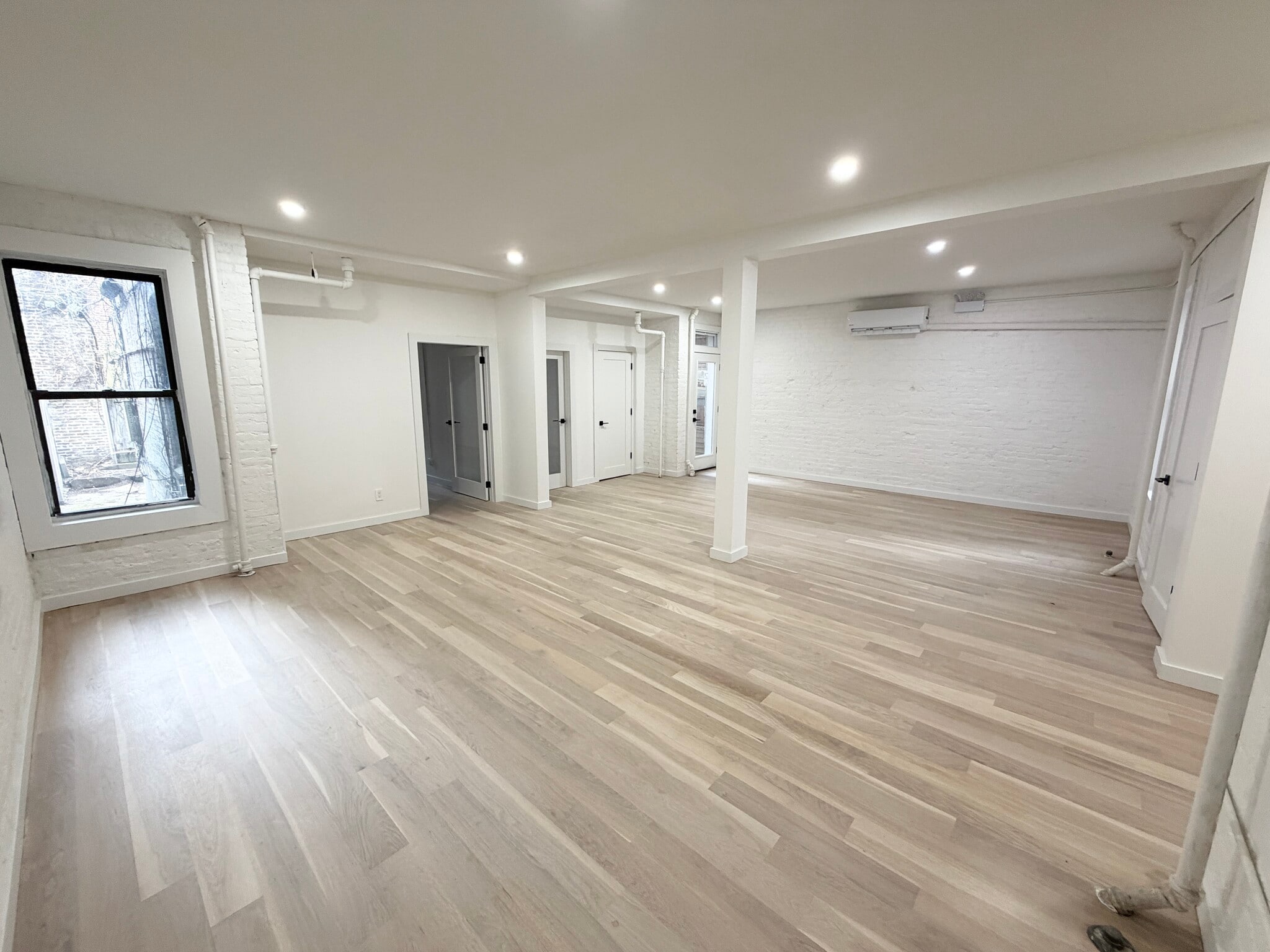 157 Huron St, Brooklyn, NY for lease Interior Photo- Image 1 of 10
