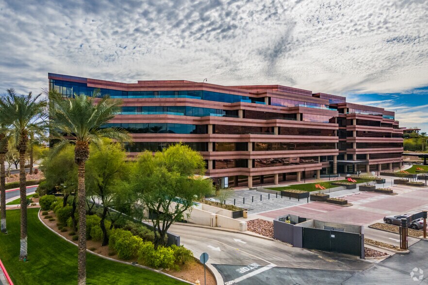4800 N Scottsdale Rd, Scottsdale, AZ à louer - Photo du bâtiment - Image 2 de 29