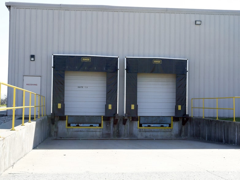 4250 W 99th St, Carmel, IN for lease - Building Photo - Image 2 of 4