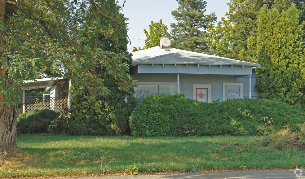 24817 E Wellesley Ave, Otis Orchards, WA for lease - Primary Photo - Image 1 of 7