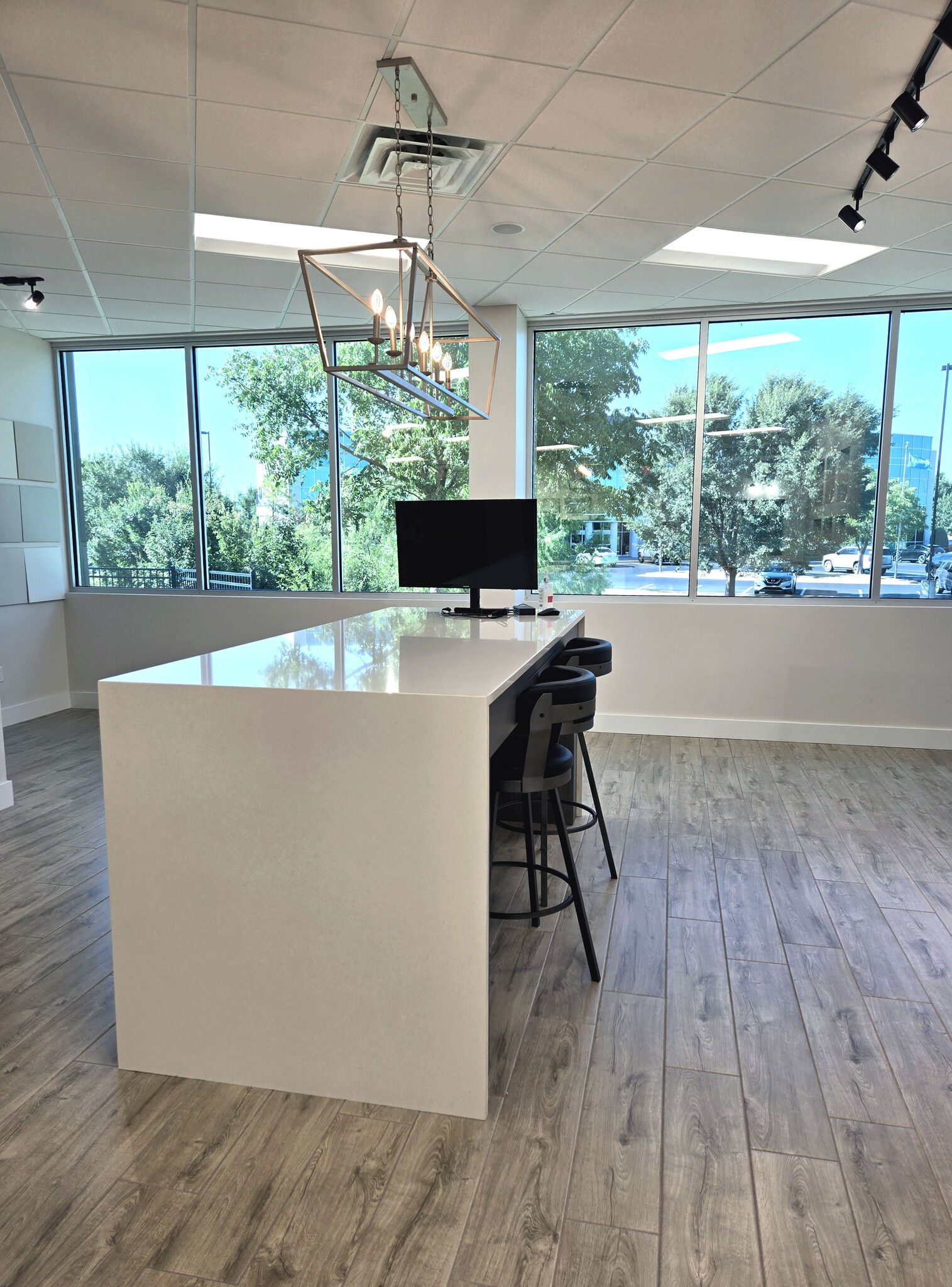 13901 Parkway Commons Dr, Oklahoma City, OK for lease Building Photo- Image 1 of 3