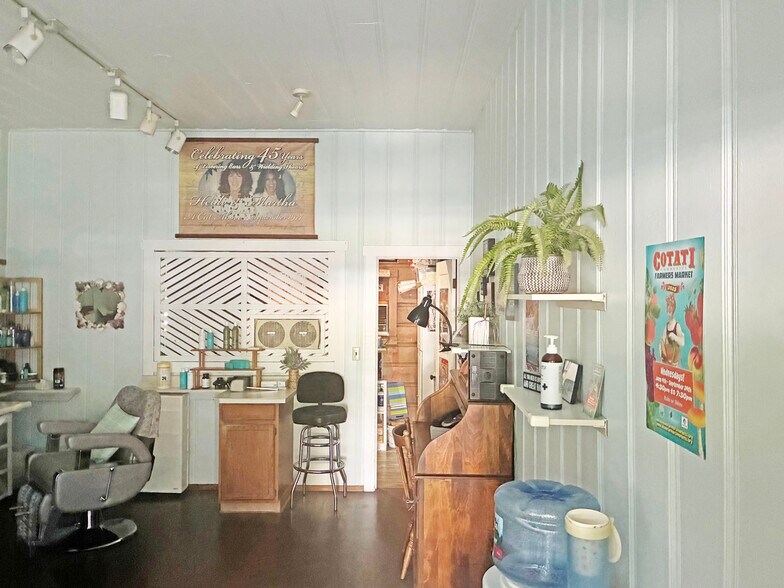 8225 OLD REDWOOD HIGHWAY COTATI, CA portfolio of 3 properties for sale on LoopNet.ca - Interior Photo - Image 3 of 20