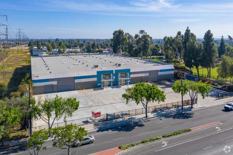7110 Rosecrans Ave, Paramount, CA for sale - Building Photo - Image 3 of 8