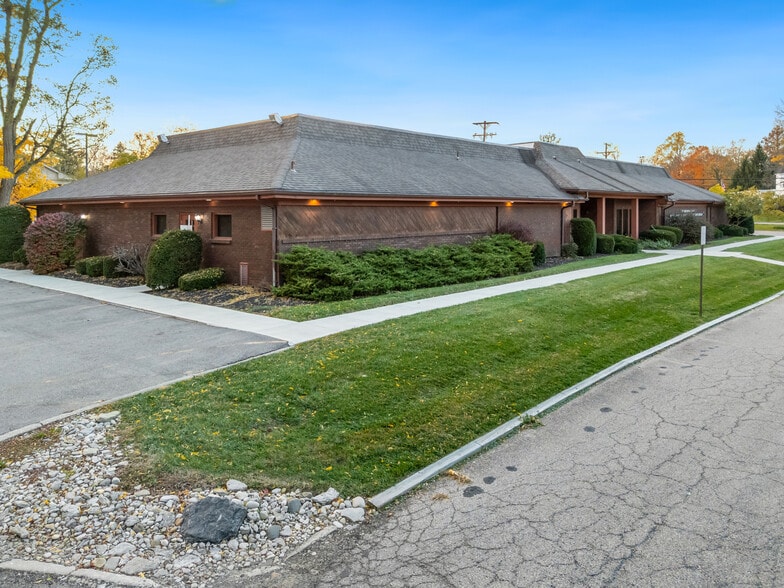 5538 Philadelphia Dr, Dayton, OH for sale - Building Photo - Image 1 of 31